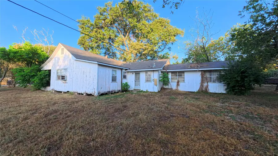 420 E Stockbridge Street, Eagle Lake, TX 77434 - Image #2