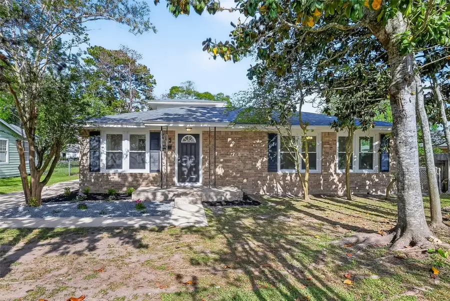 729 Loggins Drive, West Columbia, TX 77486 - #3