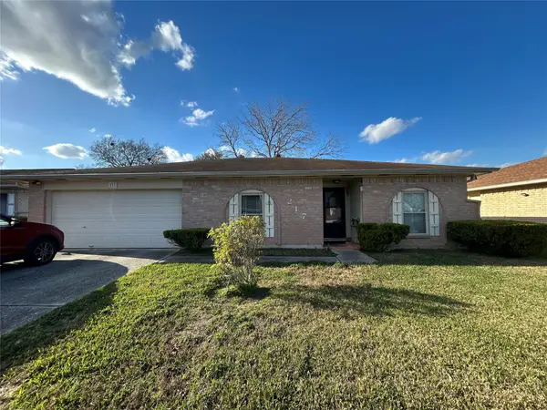 217 Brookdale Drive, League City, TX 77573