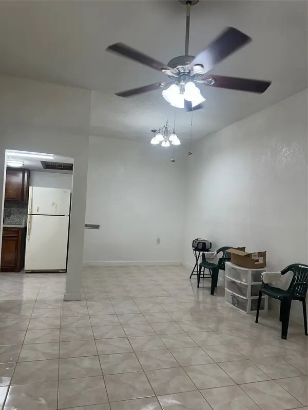 8250 Park Place Boulevard #303, Houston, TX 77017