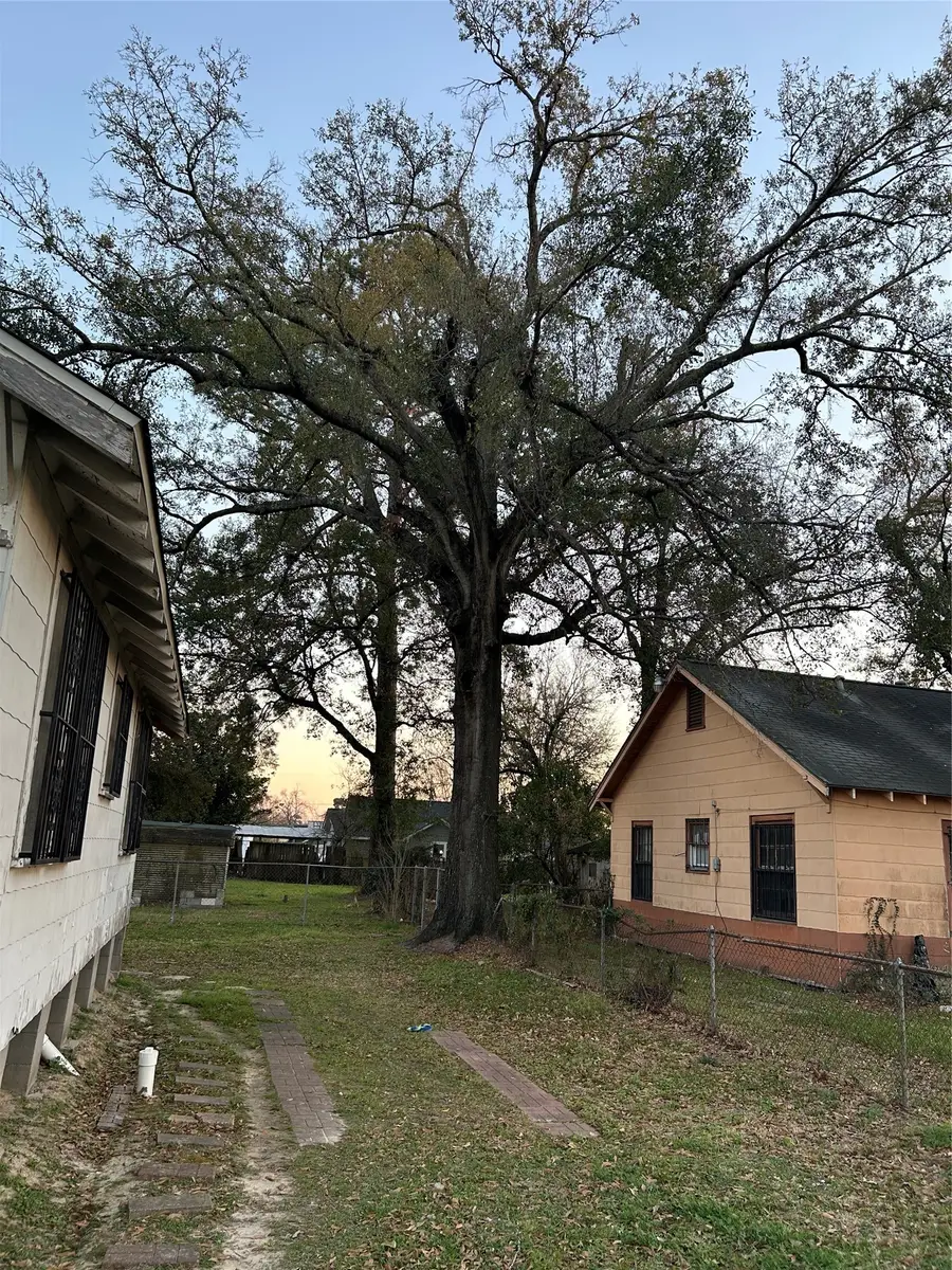 604 Yorkshire Street, Houston, TX 77022 - #2