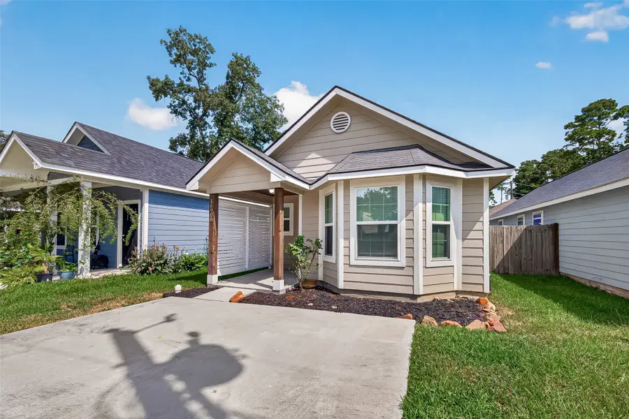 16908 W Juneau, Montgomery, TX 77316 - #2