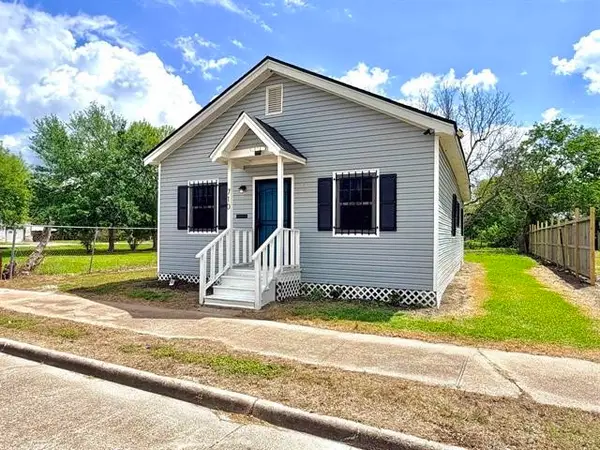 710 W 14th Street, Port Arthur, TX 77640