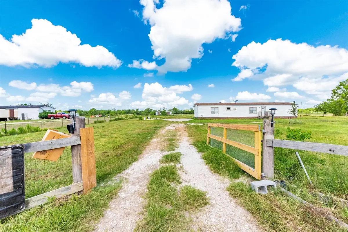 9860 County Road 200, Alvin, TX 77511 - Image #1