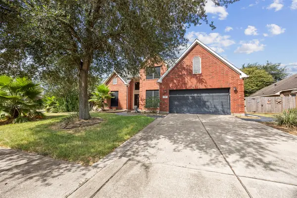 122 Mossey Oak Drive, Baytown, TX 77520