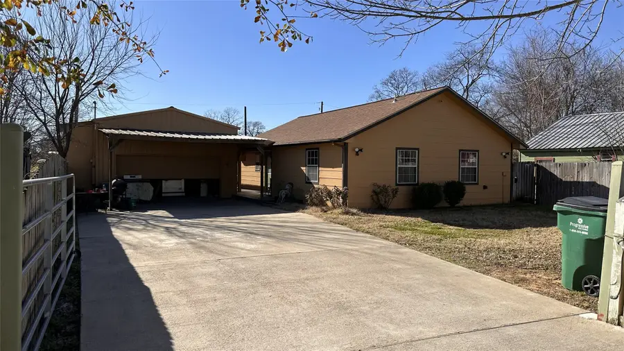 404 N Wilson Street, Madisonville, TX 77864 - #2