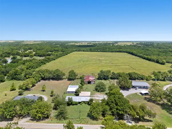 704 E Grand Street, Whitewright, TX 75491