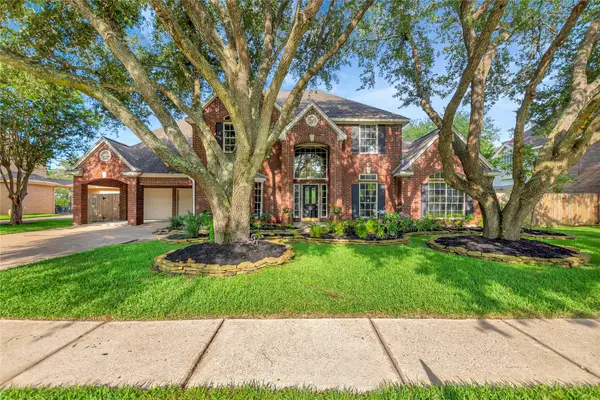 1122 Lake Country Drive, Taylor Lake Village, TX 77586