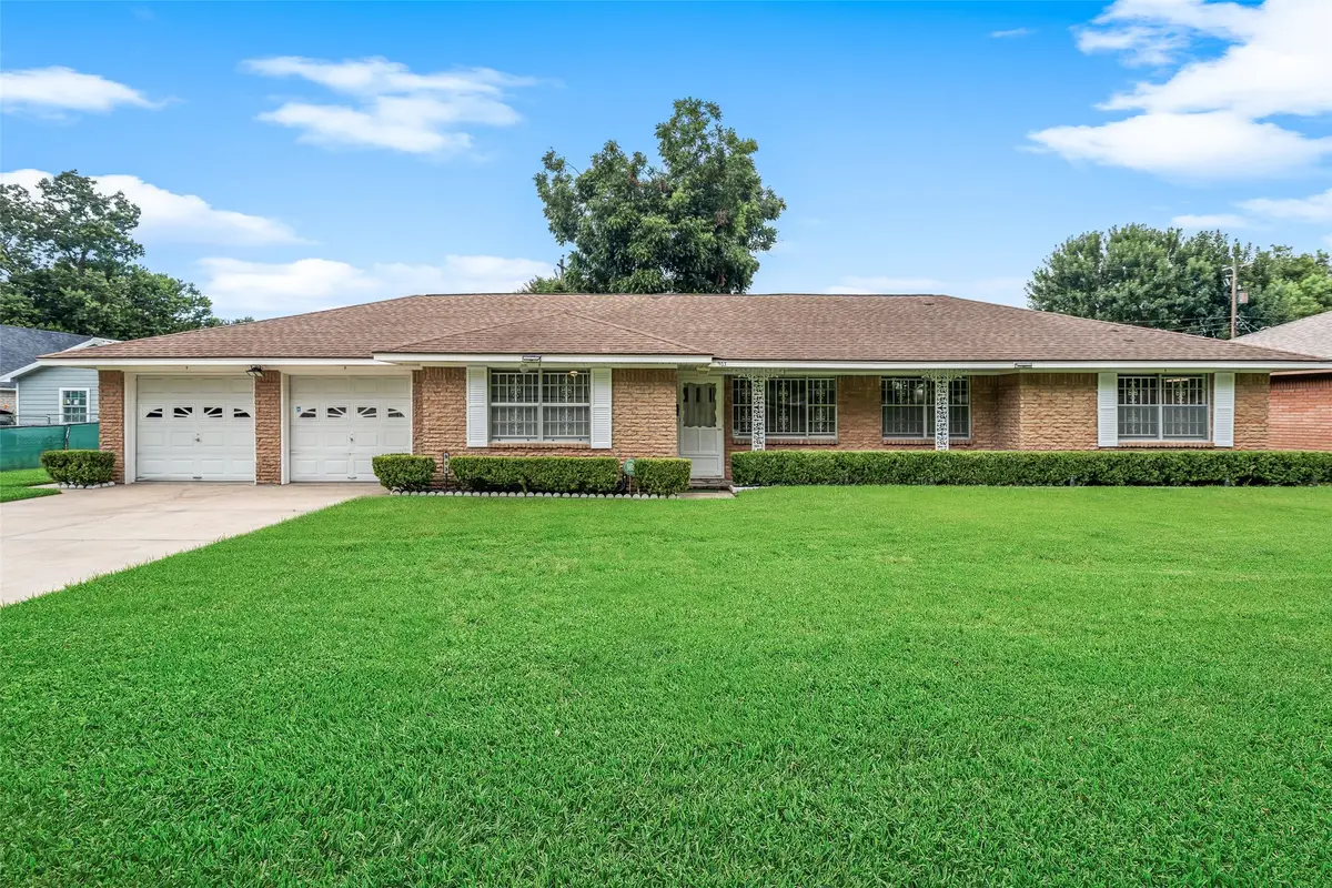 903 E Spreading Oak Drive, Houston, TX 77076 - #1