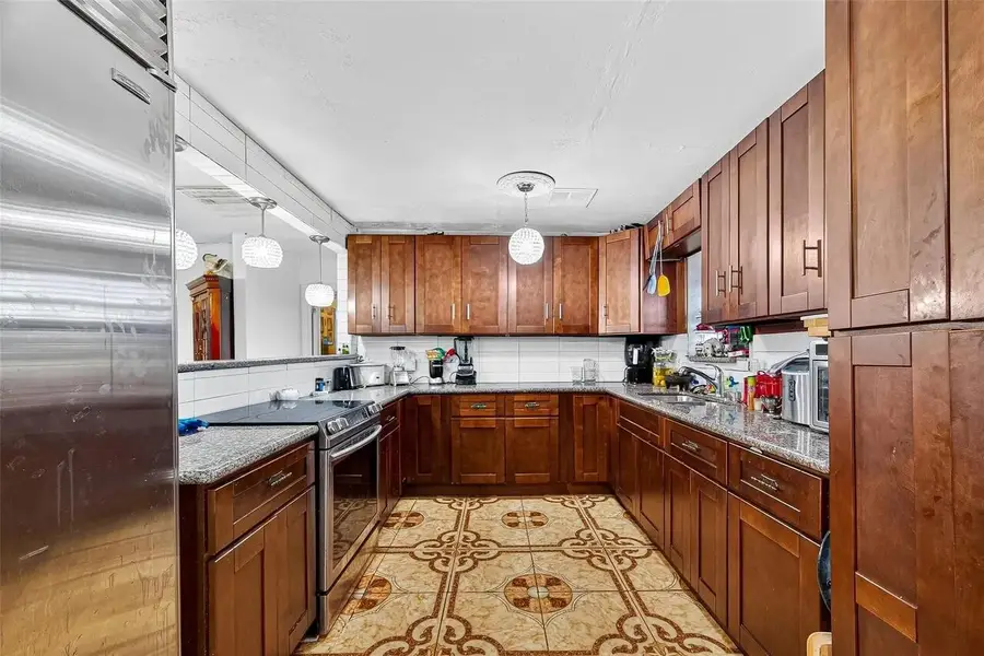 5006 Ridge Creek Circle, Houston, TX 77053 - Image #3