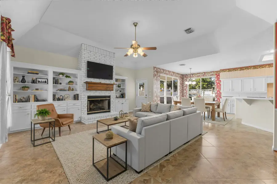 399 Rolling Hills Drive, Conroe, TX 77304 - Image #3