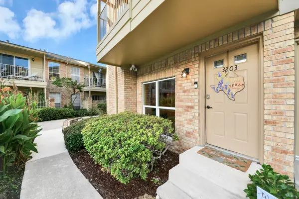 11201 Lynbrook Drive #3203, Houston, TX 77042