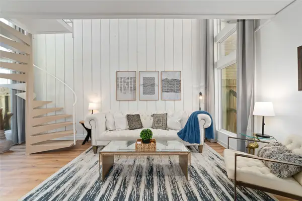 8211 Katy Freeway #23, Houston, TX 77024