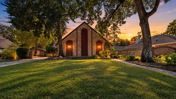 8119 Dorrcrest Lane, Houston, TX 77070