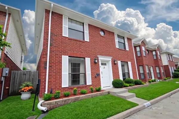13831 Trumpetvine Street, Houston, TX 77083