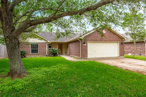11719 Santa Fe Trail, Santa Fe, TX 77510