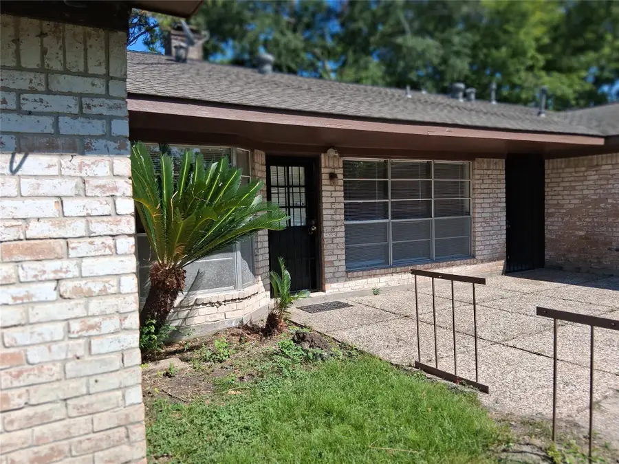 7515 Brush Wood Drive, Houston, TX 77088 - Image #2