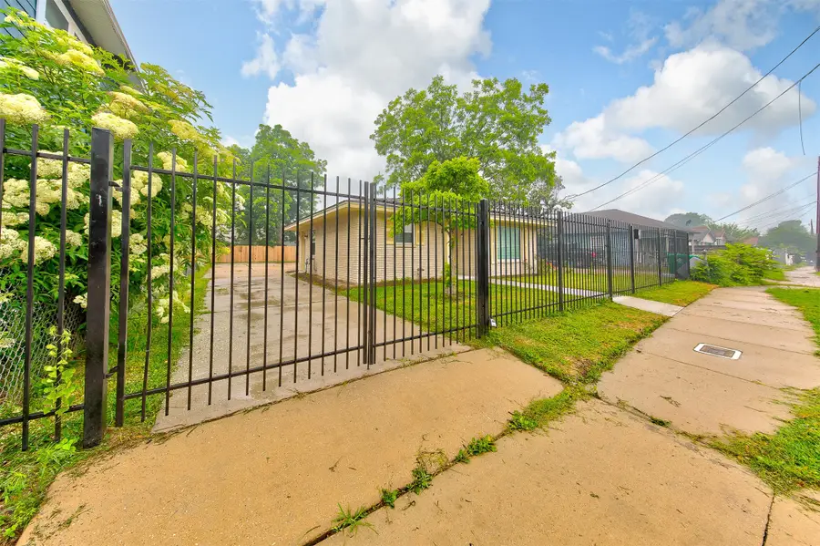 7732 Avenue I, Houston, TX 77012 - #2