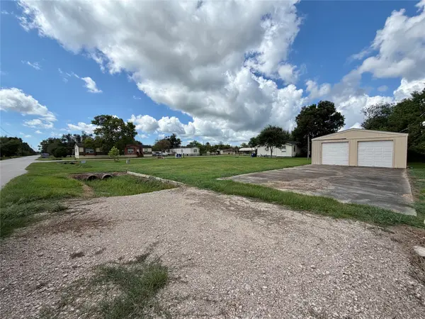 202 Cotton Street, Jones Creek, TX 77541