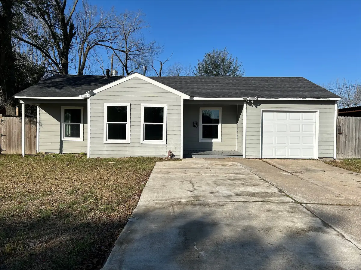 1310 Acacia Drive, Pasadena, TX 77502 - Image #1