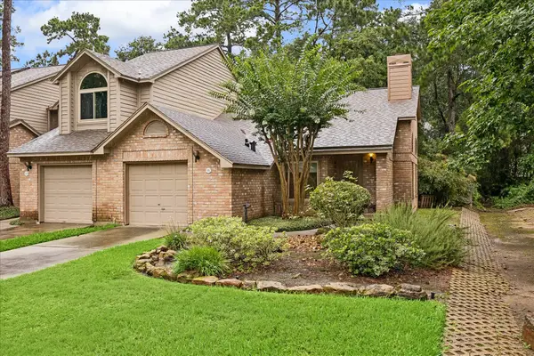 46 Lakeridge Drive, The Woodlands, TX 77381
