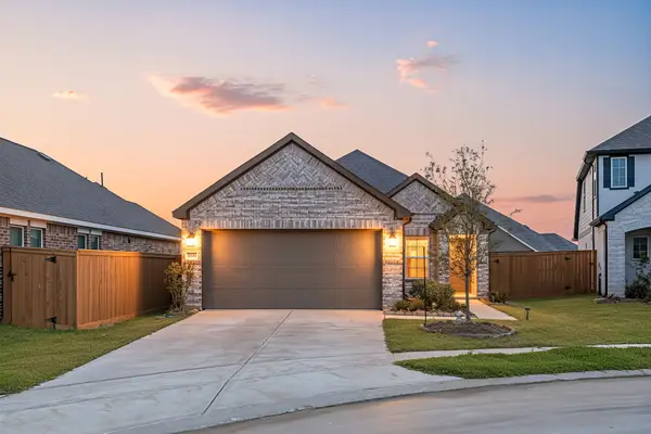 21614 Wave Hollow Drive, Cypress, TX 77433