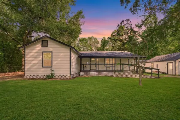 17073 Oak Grove Ln, New Caney, TX 77357