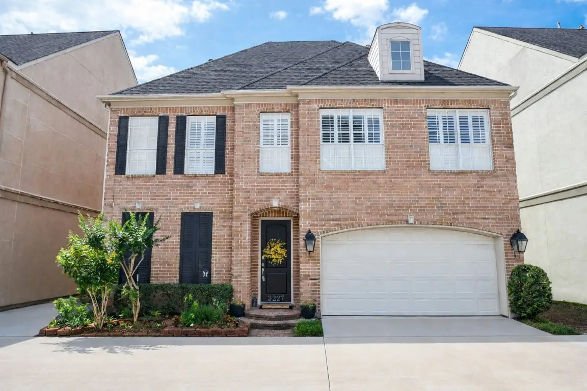 3227 N Pemberton Circle Drive, Houston, TX 77025 - #1