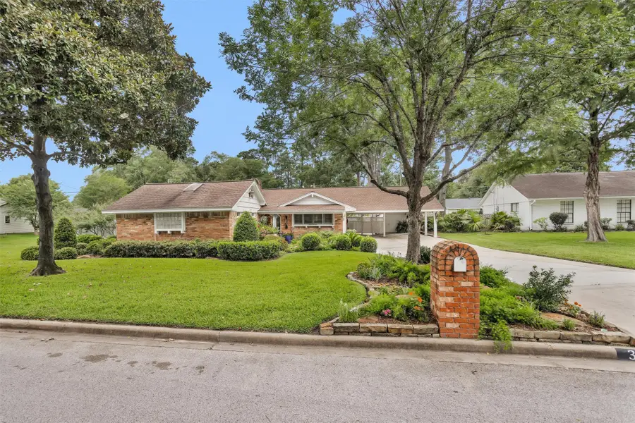 3 Fairway Drive, Conroe, TX 77304 - #2
