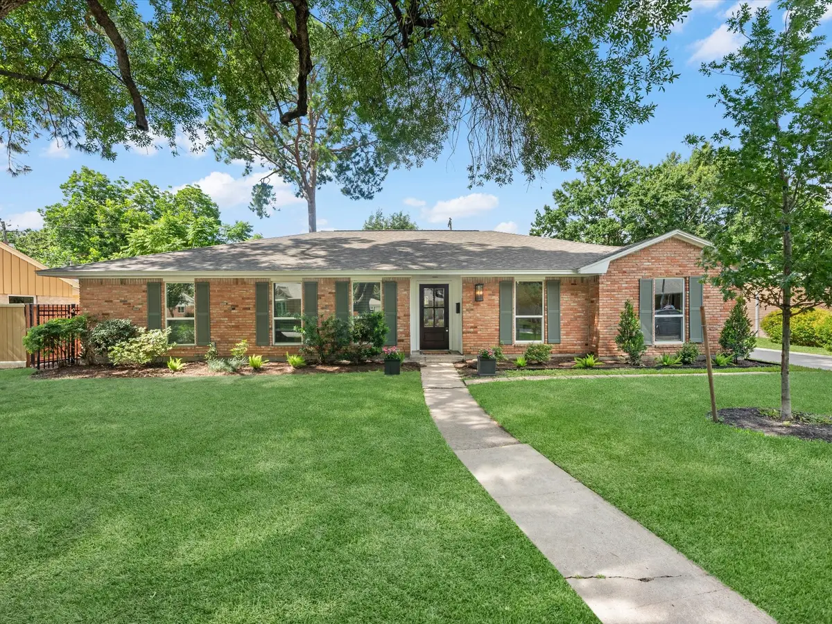 10627 Burgoyne Road, Houston, TX 77042 - #1