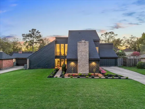 16034 Mesa Verde Drive, Houston, TX 77059