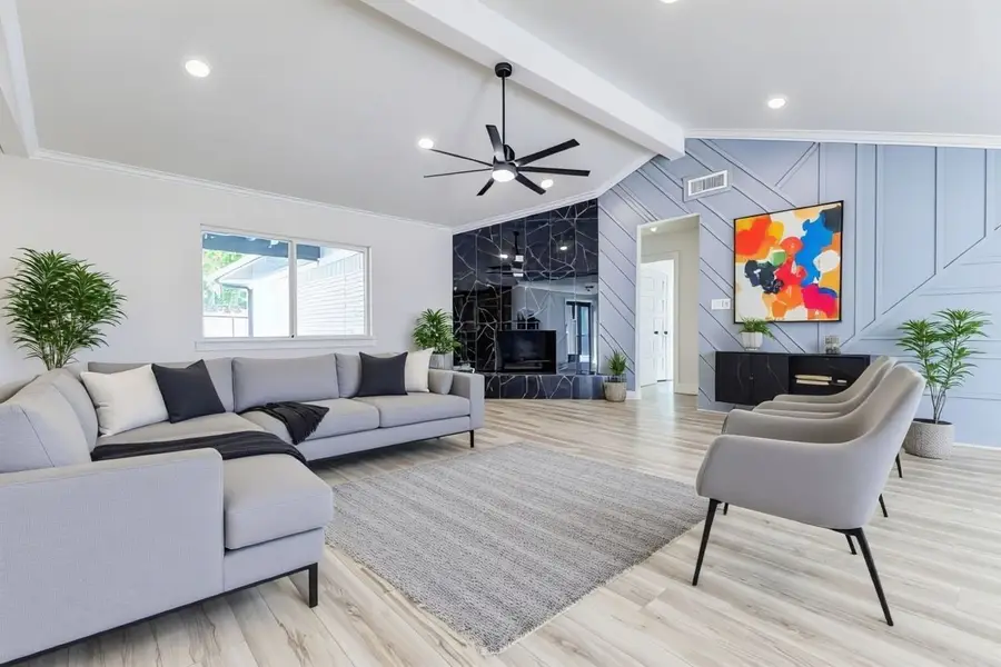 6106 Rutherglenn Drive, Houston, TX 77096 - Image #2