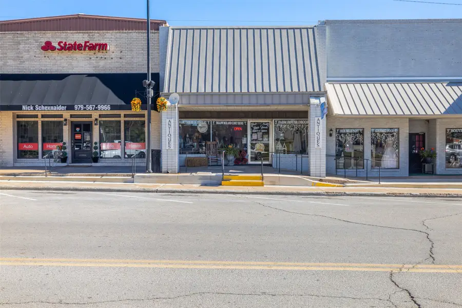 123 W Buck Street, Caldwell, TX 77836 - Image #3