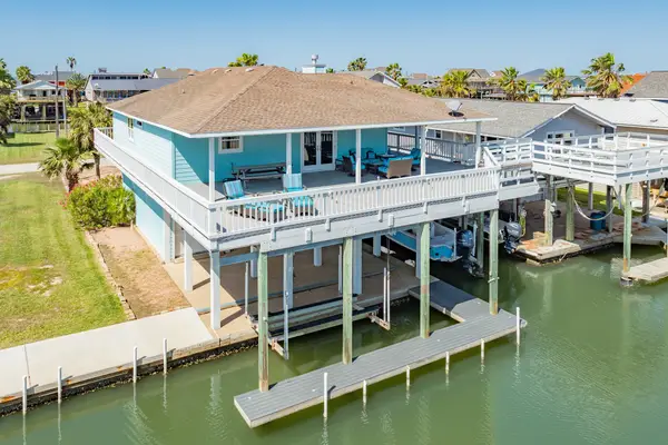 247 Schooner Drive, Freeport, TX 77541