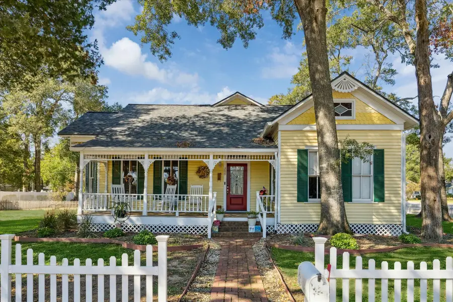 305 Hardeman Street, Sealy, TX 77474 - Image #2