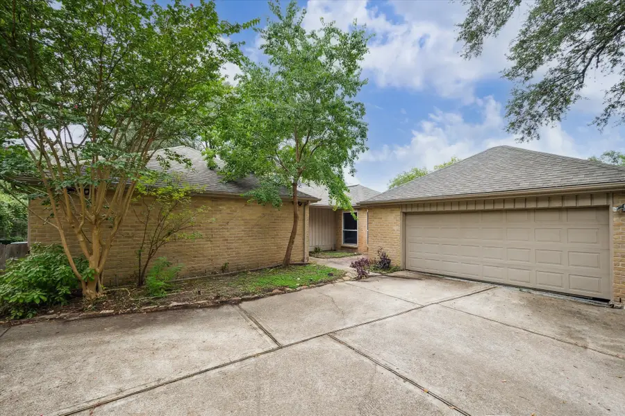 1706 Cherry Bend Drive, Houston, TX 77077 - Image #2