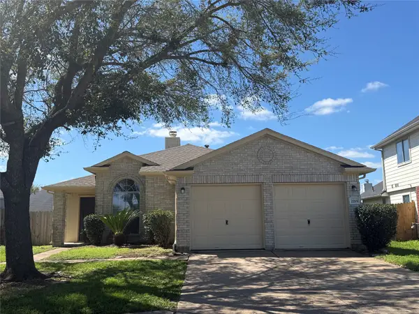 2215 Beacon Light Lane, Fresno, TX 77545