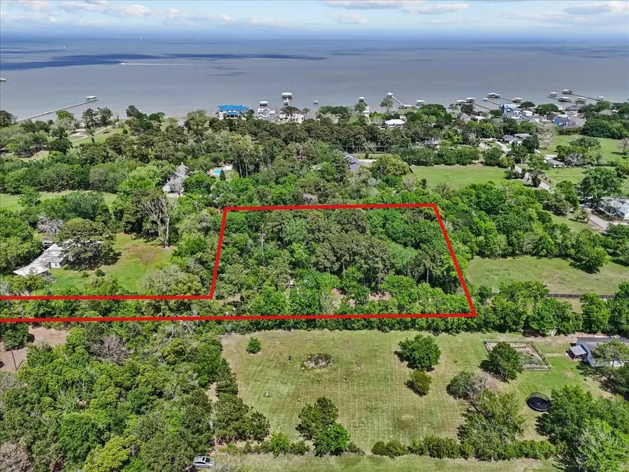 325 Bay Avenue S, Kemah, TX 77565 - #2