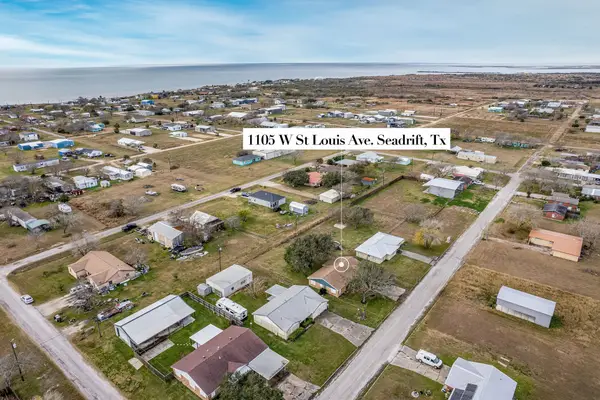 1105 W Saint Louis Avenue, Seadrift, TX 77983