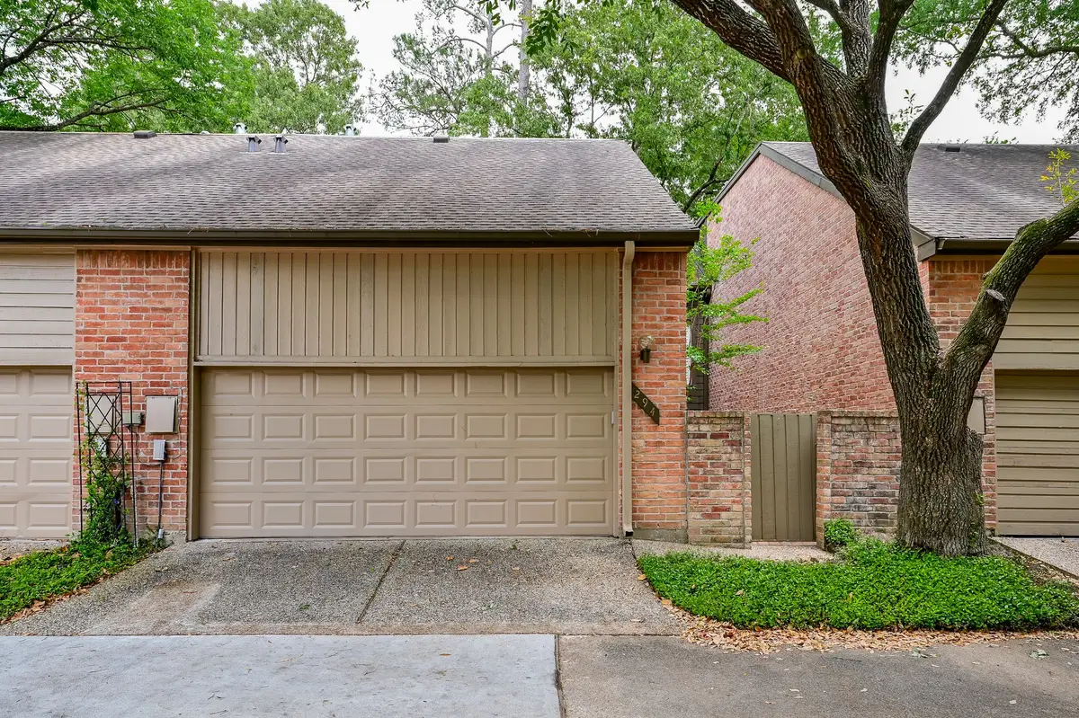 294 Sugarberry Circle, Houston, TX 77024 - #1