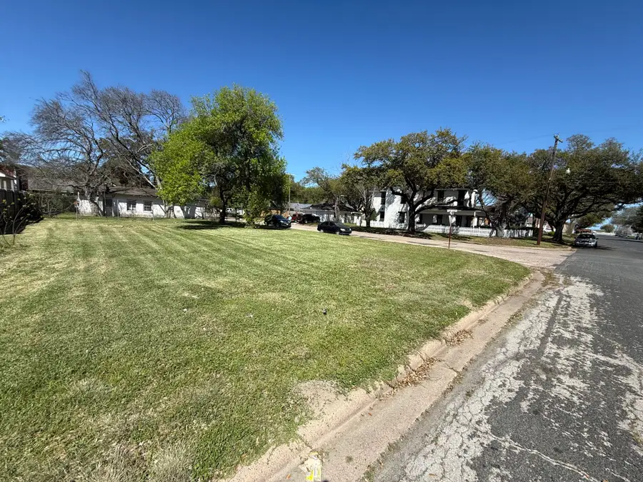 204 8th Avenue N, Texas City, TX 77590 - #2