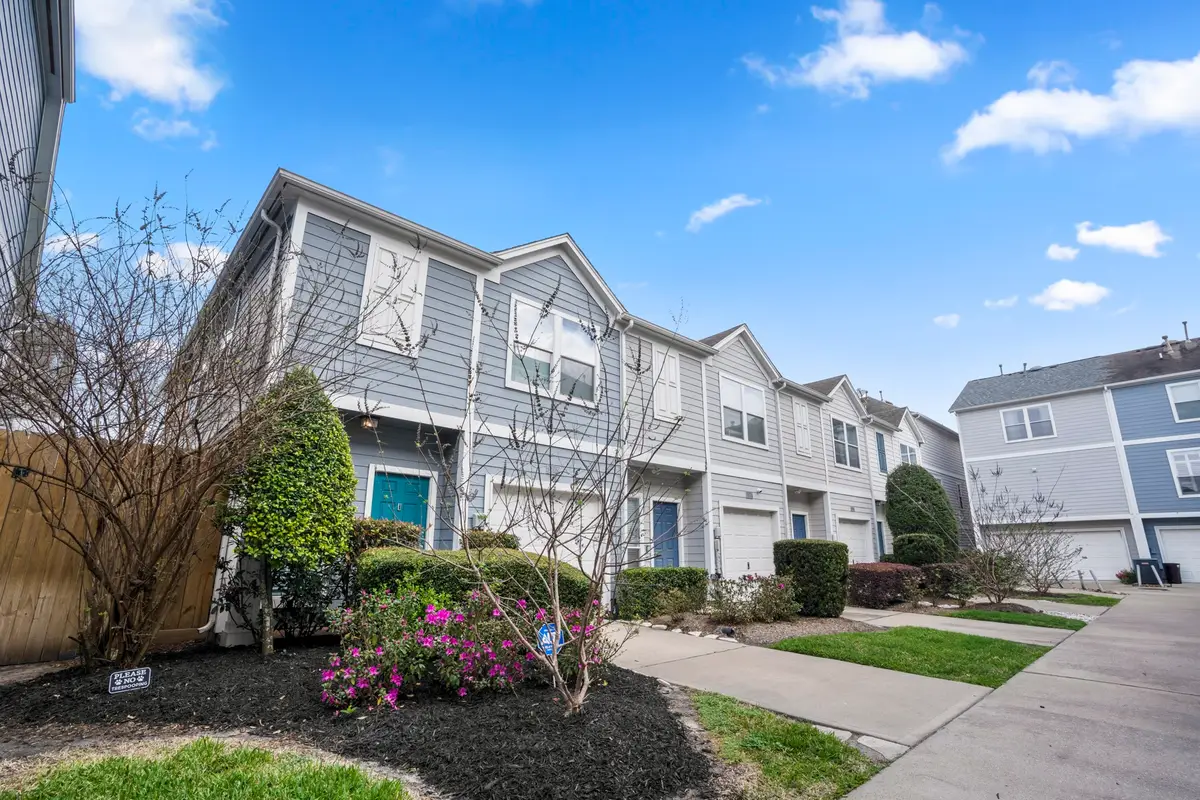 3209 Chenevert Street, Houston, TX 77004 - #1