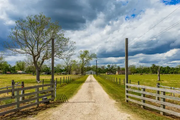 8283 Ashwood Road, Van Vleck, TX 77482