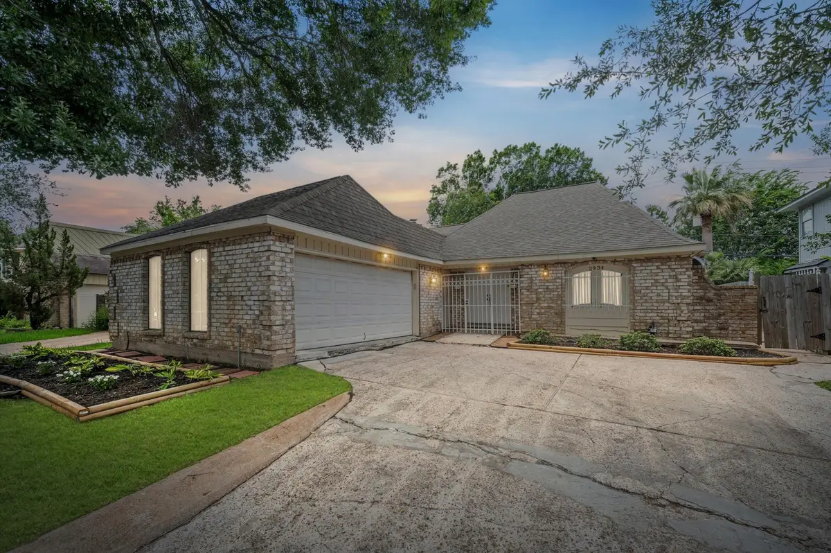 2934 Ashford Trail Drive, Houston, TX 77082 - #1