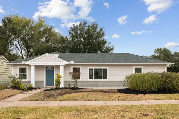 3202 Chestershire Drive, Pasadena, TX 77503