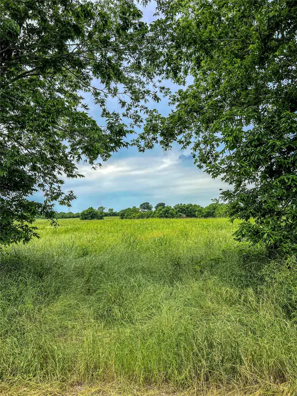 006 Schroeder Rd, Brenham, TX 77435