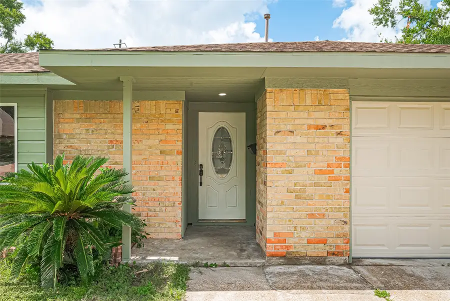 10659 Hazelhurst Drive, Houston, TX 77043 - Image #2