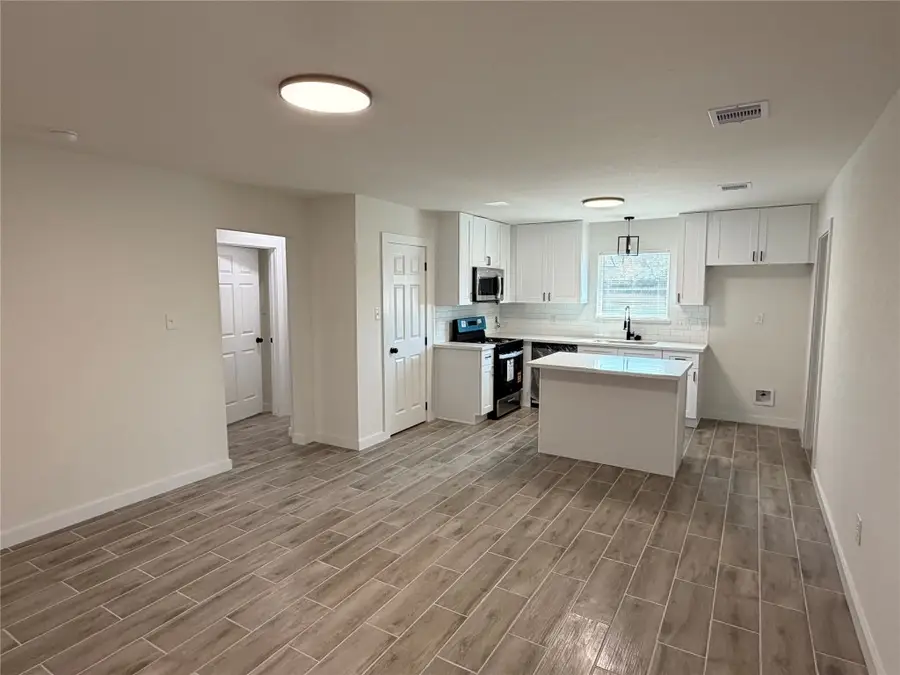 5842 Beldart Street, Houston, TX 77033 - #2