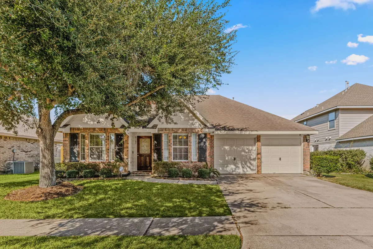 6107 Hubbell Drive, Pearland, TX 77584 - Image #1