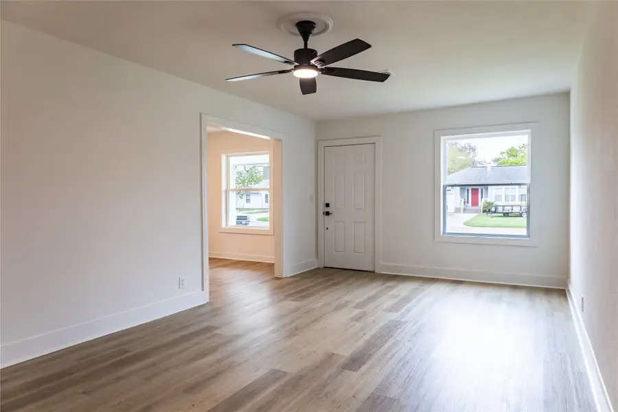 1203 17th Ave N, Texas City, TX 77590 - #2